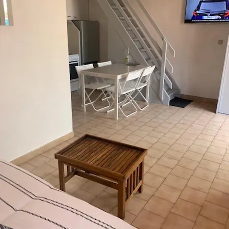 Hébergement de vacances House T3 For 6 People *