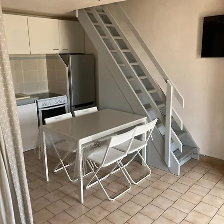 House T3 For 6 People 弗龙蒂尼昂